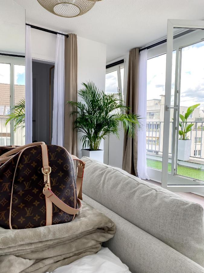 Dani Stylish Minimal Innercity Terrace Apartment *