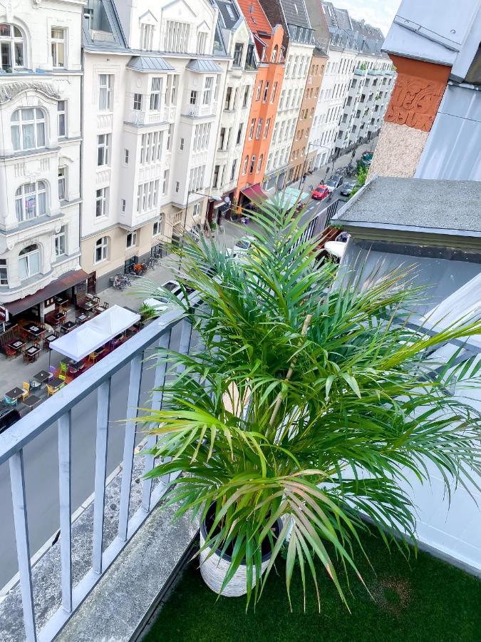 Dani Stylish Minimal Innercity Terrace Apartment *