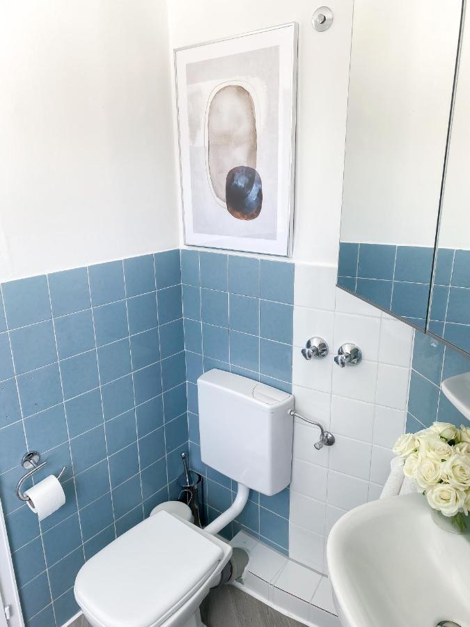 Dani Stylish Minimal Innercity Terrace Apartment Cologne
