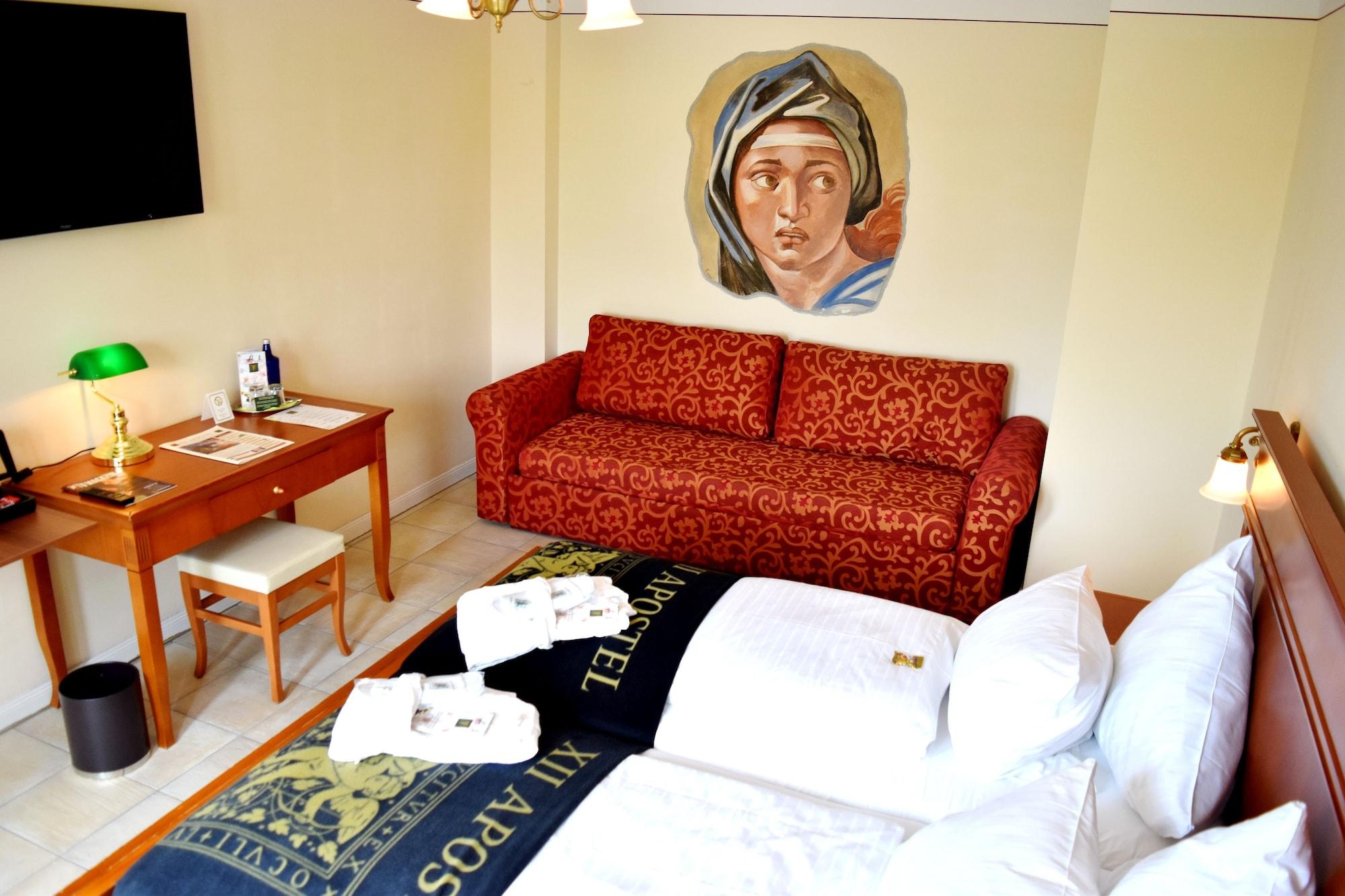 Xii Apostel Hotel