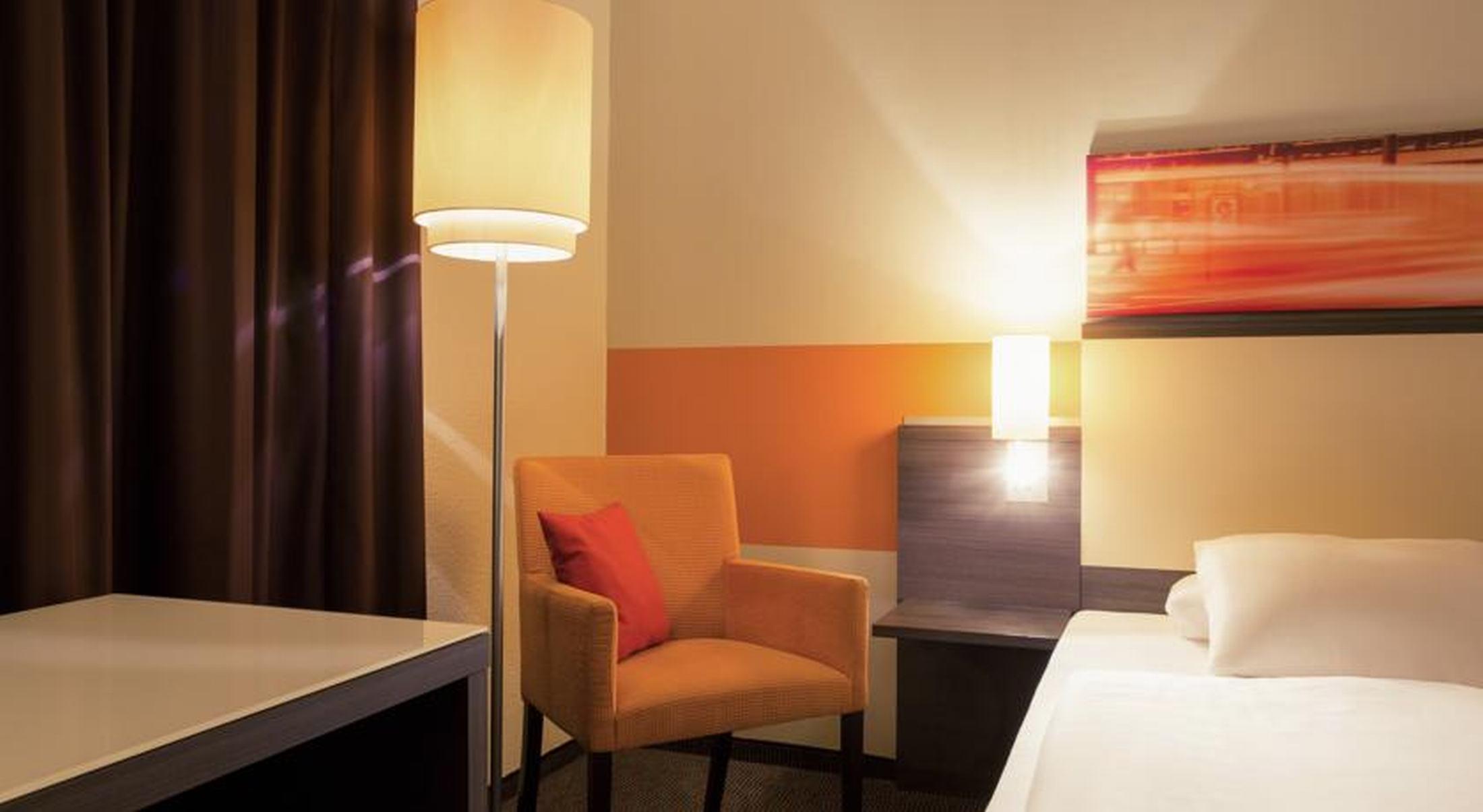 Mercure West 4*