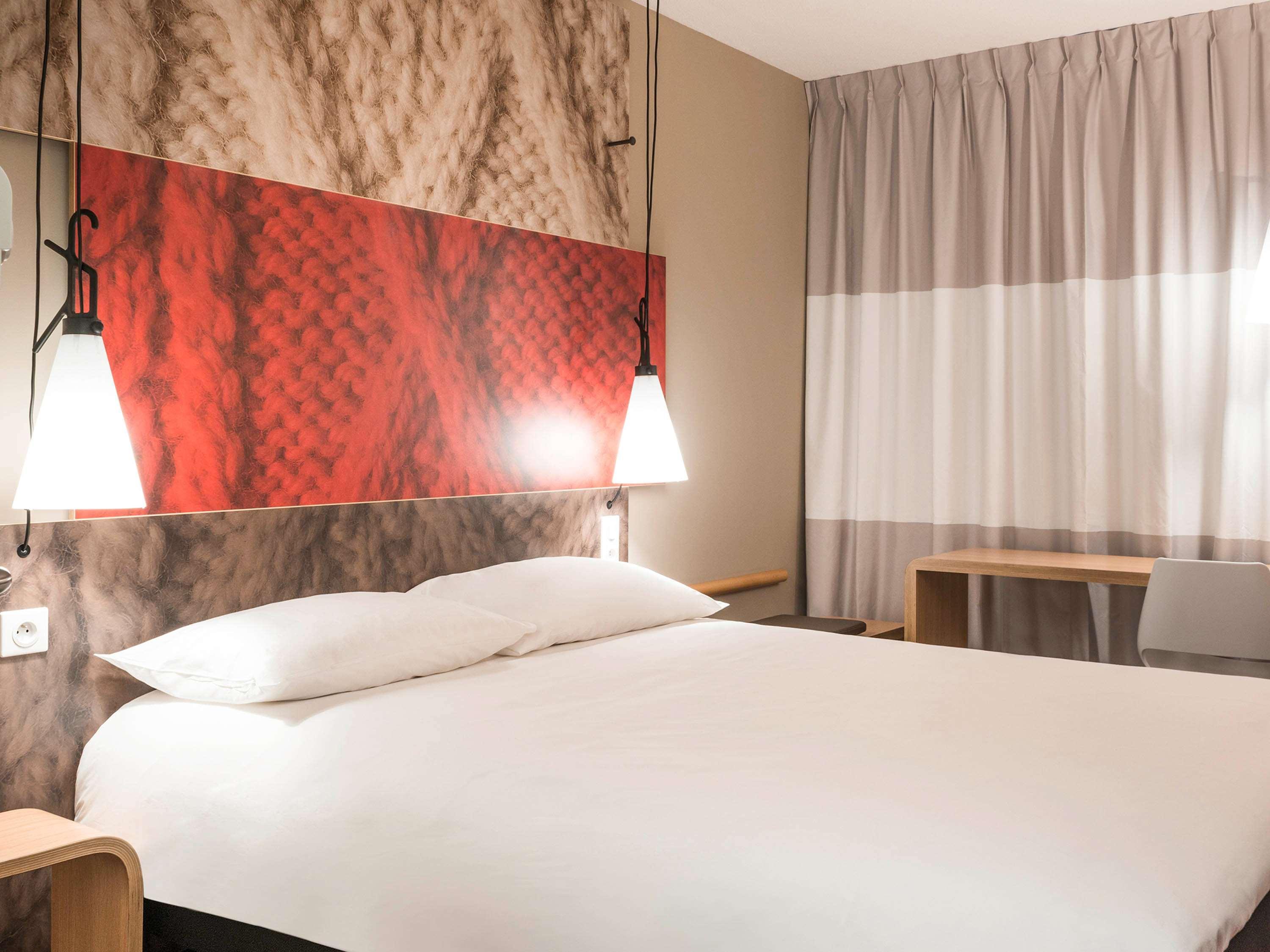 Ibis Am Dom 2*