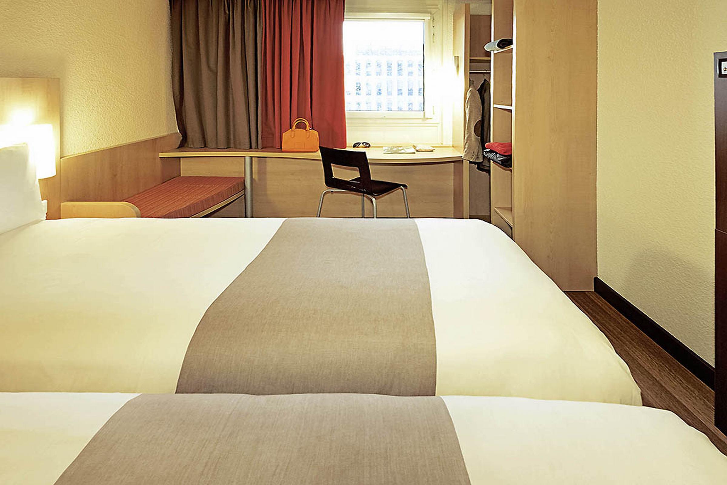 Ibis Am Dom Hotel 2*