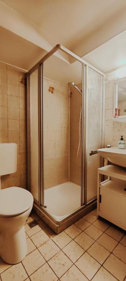 Pensjonat Spacious & Comfortable Guestrooms W Private Bathrooms Near Koelnmesse & Lanxess Arena, Free Parking, Highspeed Wifi