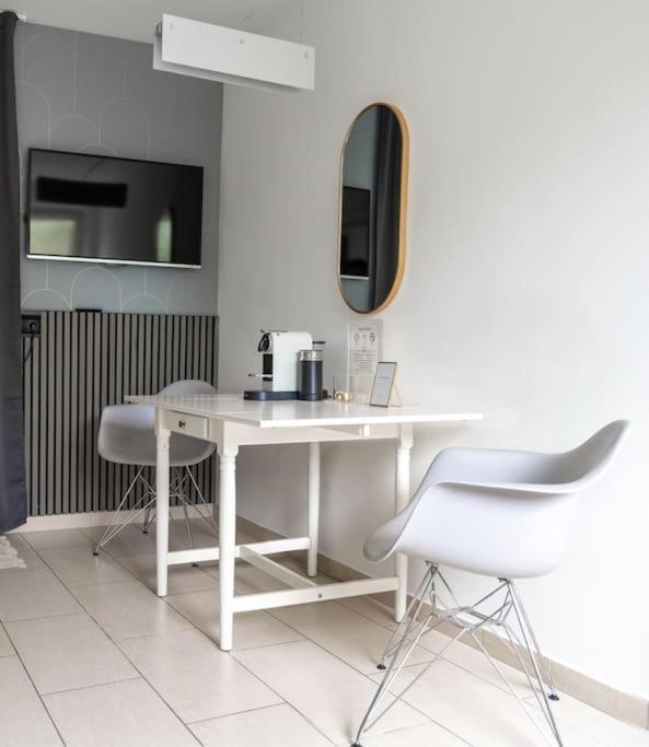 City Loft 11: Cozy Near Neumarkt With Balcony Apartamento