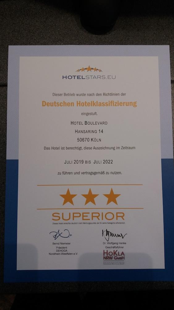 Boulevard Hotel 3*