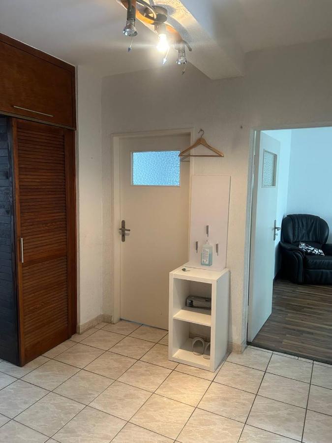 2 1min Messe Apartament *