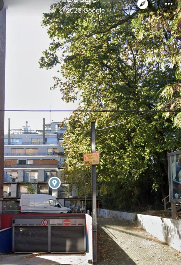 Central Private In Popular Neighborhood! *