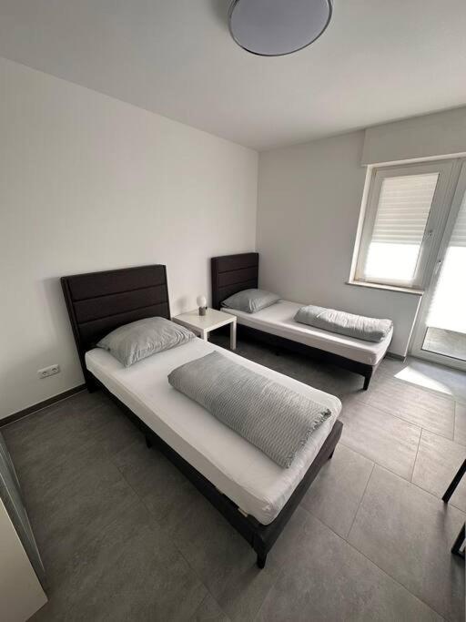 Madame Am Mediapark Apartment *