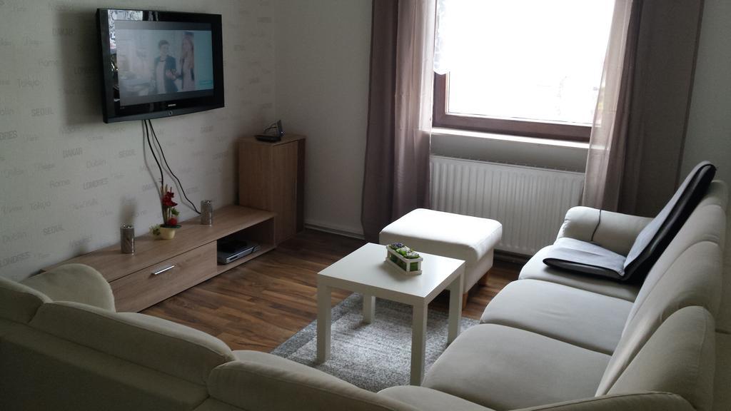 B49 - & Messe Apartment *