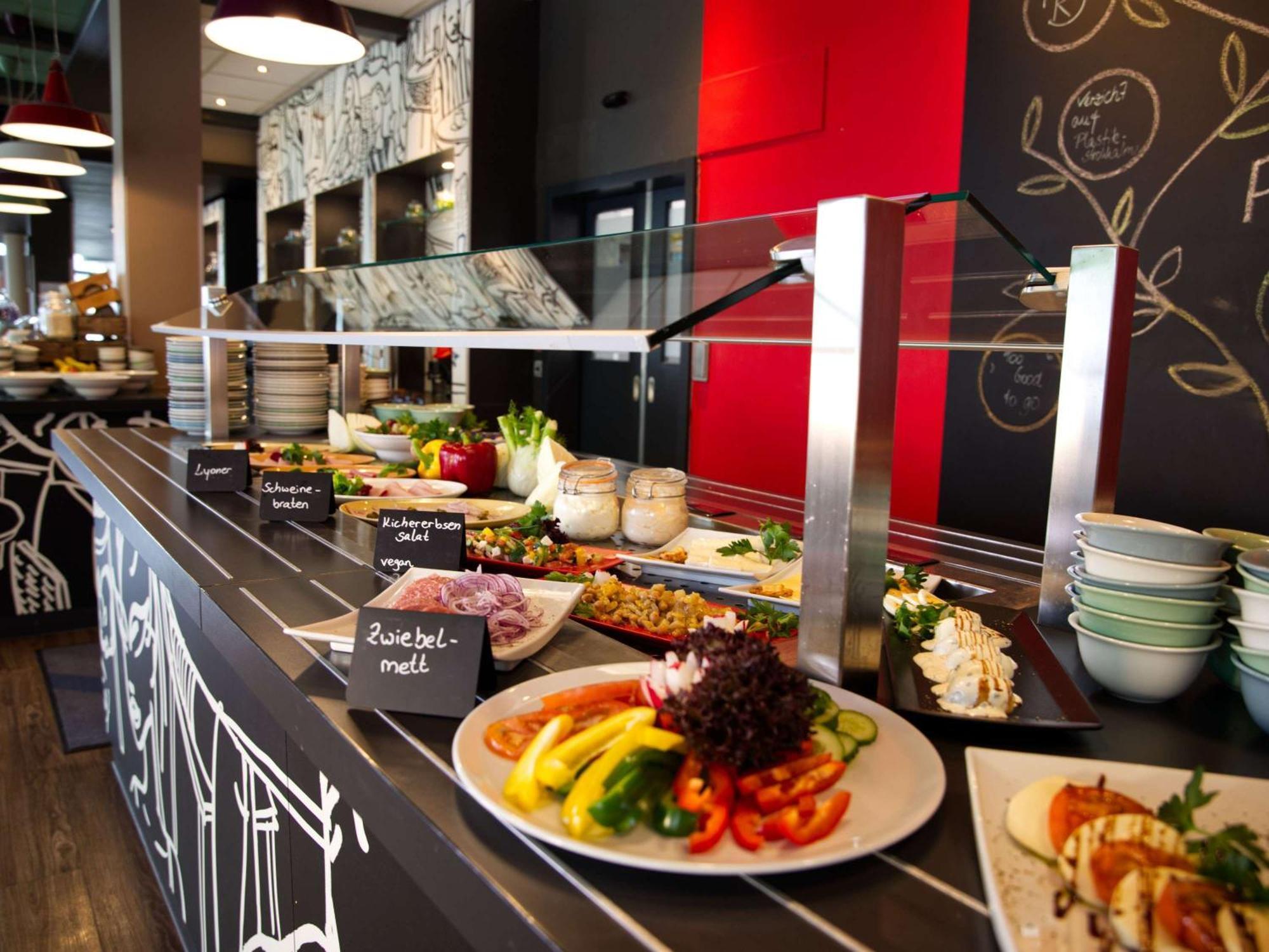 Hotel Ibis Messe 3*