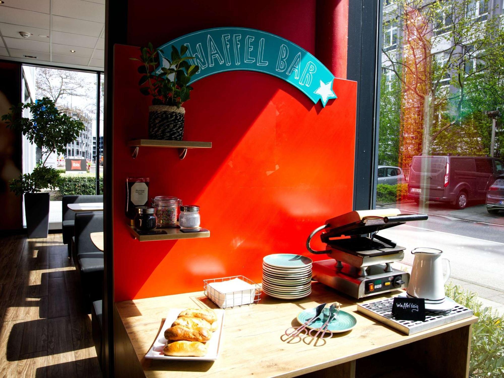 Ibis Messe Hotel 3*