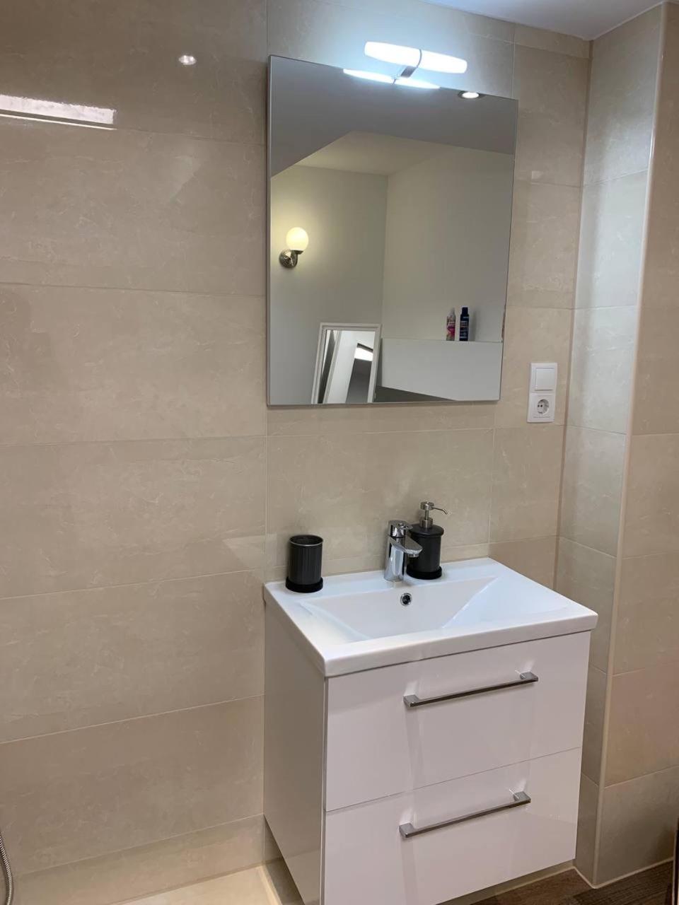 Central Private In Popular Neighborhood! * Colonia