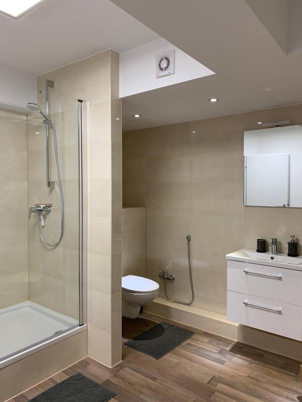 Central Private In Popular Neighborhood! * Colonia
