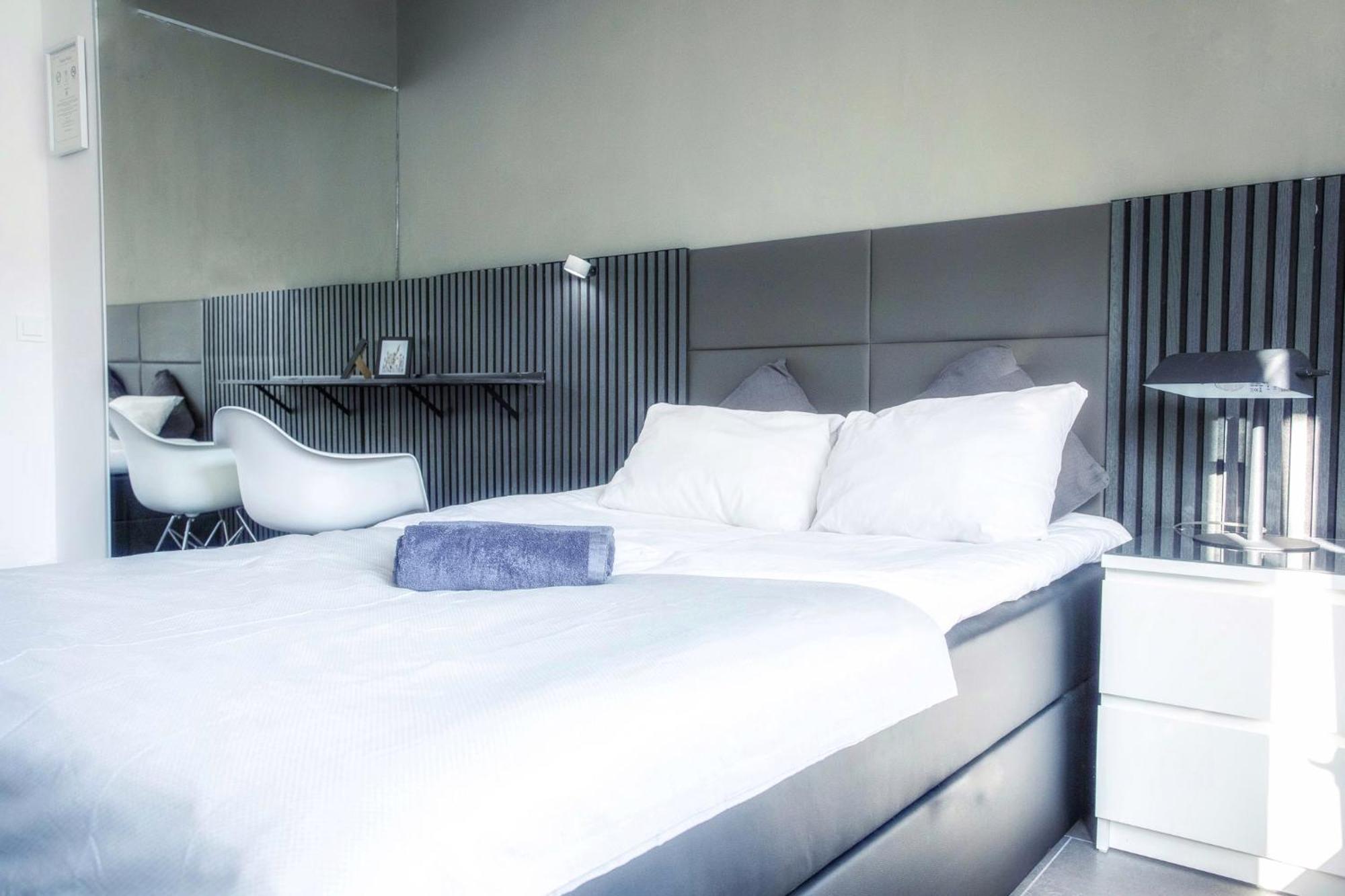 Apartament Charmantes Studio In Bestlage Im Stadtzentrum Mit Balkon & Self Checkin - City Loft 3 -