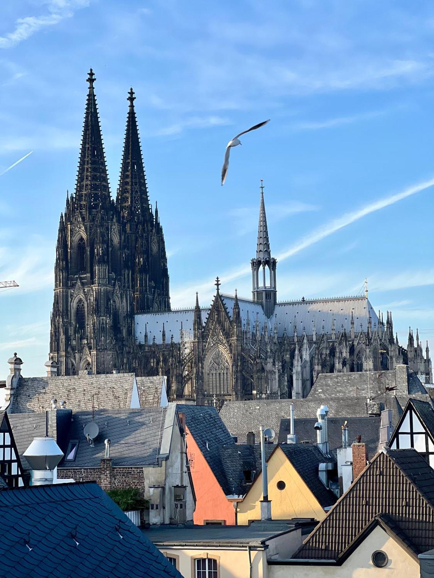 Altstadthotel Hayk Am Rhein Hotel Cologne