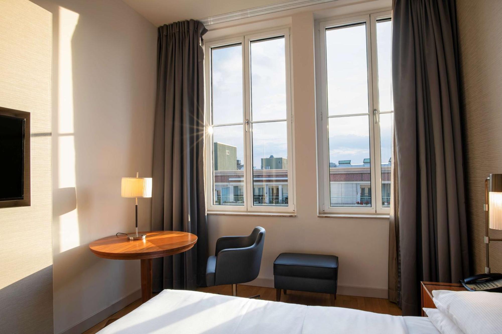 Hilton Hotel 5*