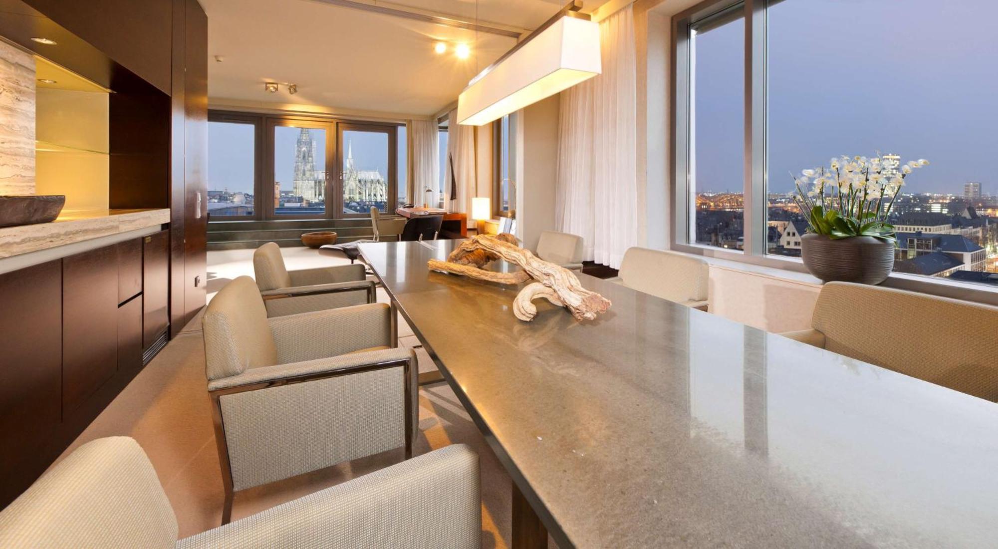 Dorint Am Heumarkt Hotel 4*