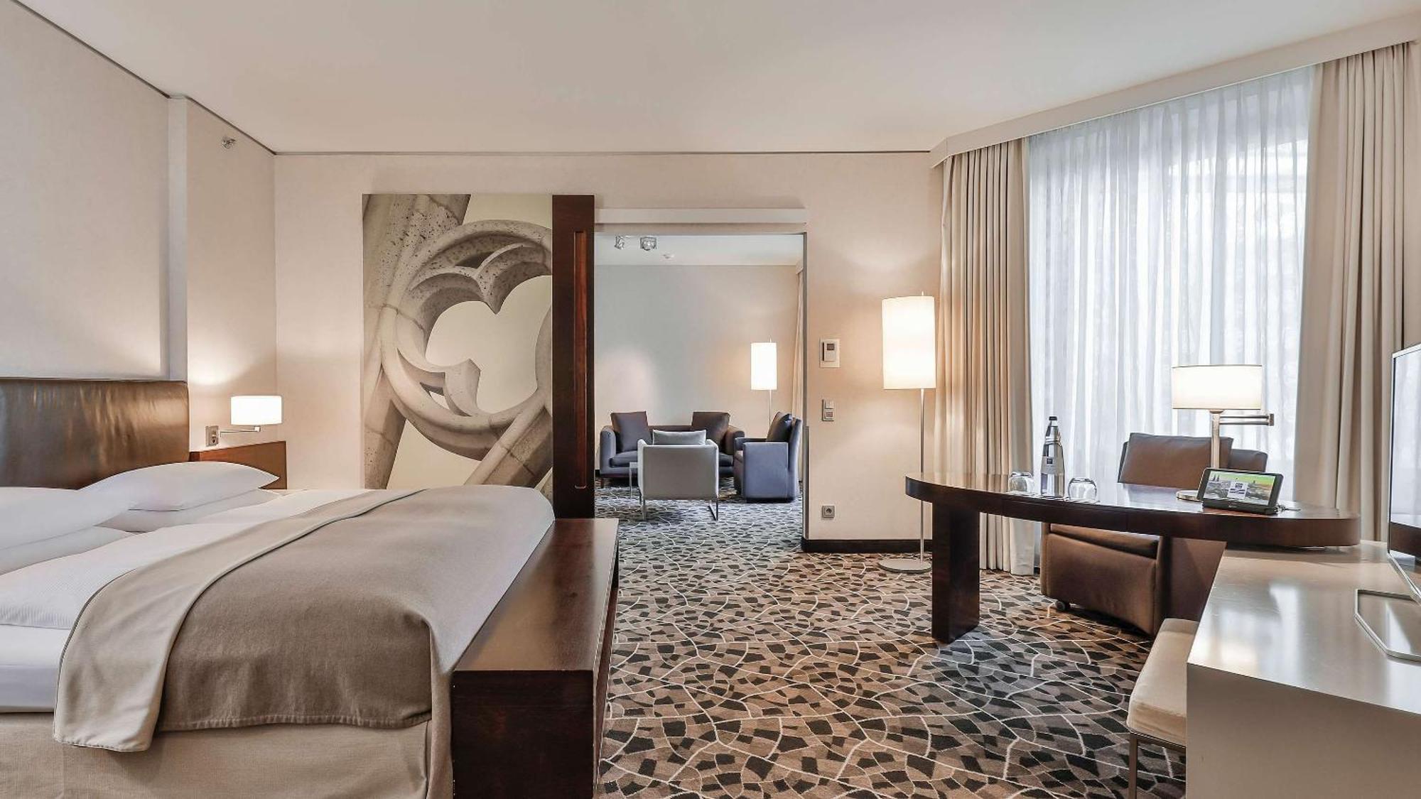 Hotel Dorint Am Heumarkt Cologne