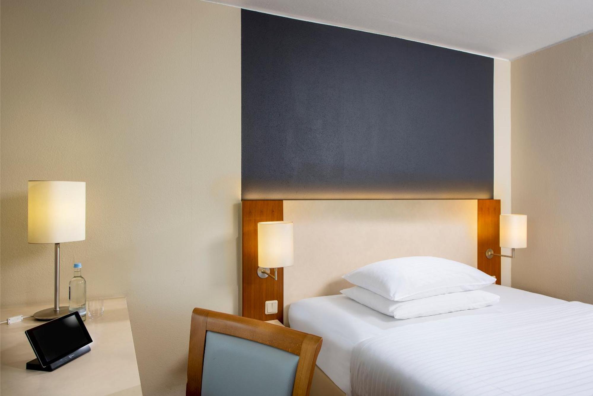 Hotel Essential By Dorint Köln-junkersdorf 3*