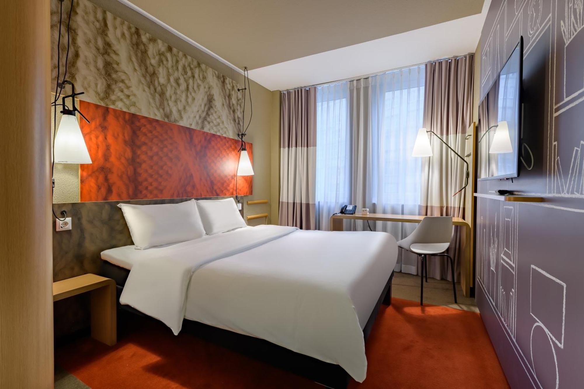 Ibis Am Dom Hotel 2*
