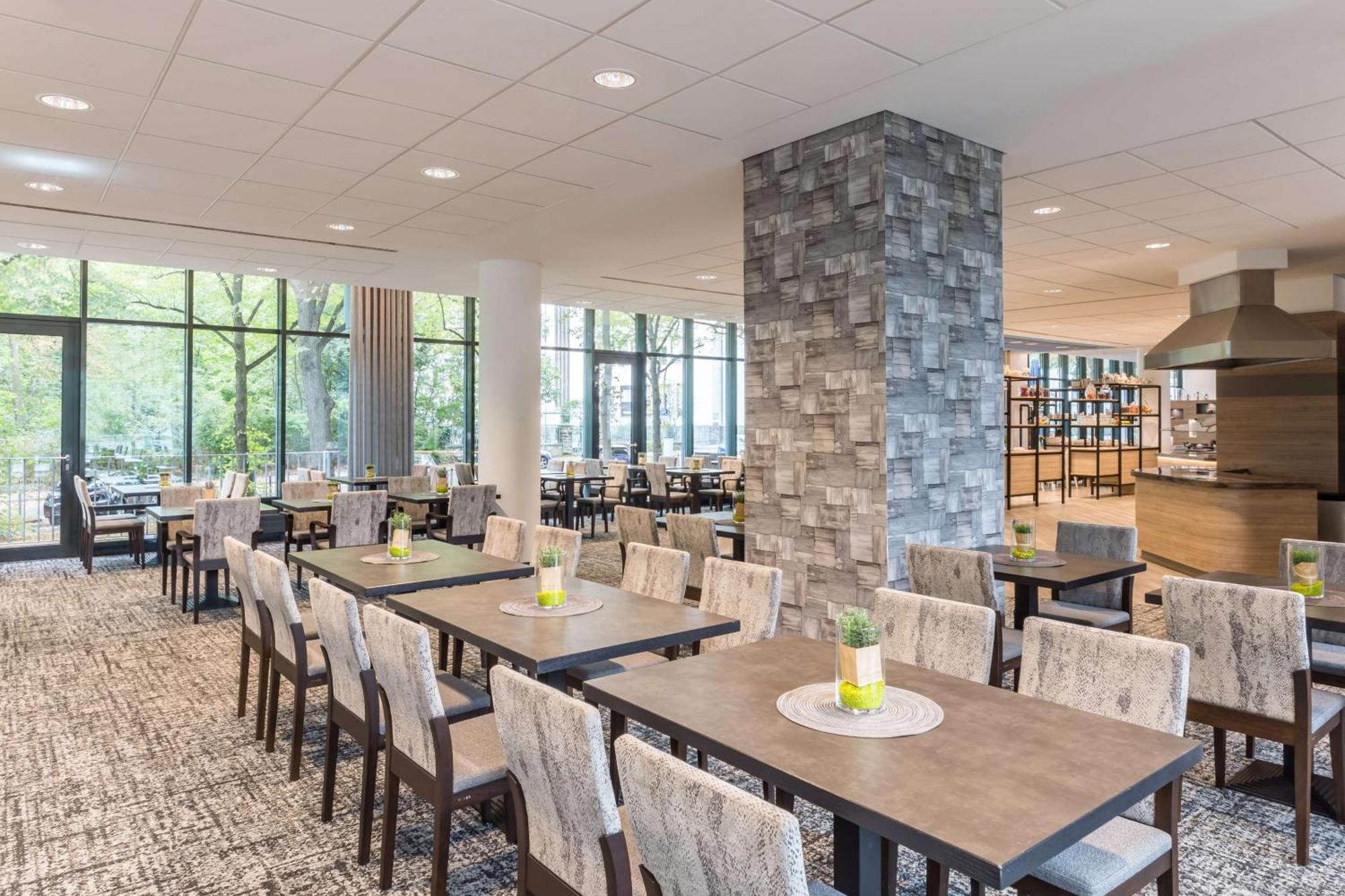 Western Hotel 4*