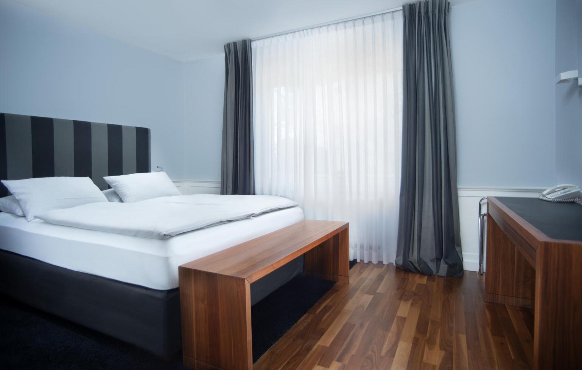 &repeat Airport Hotel 4*