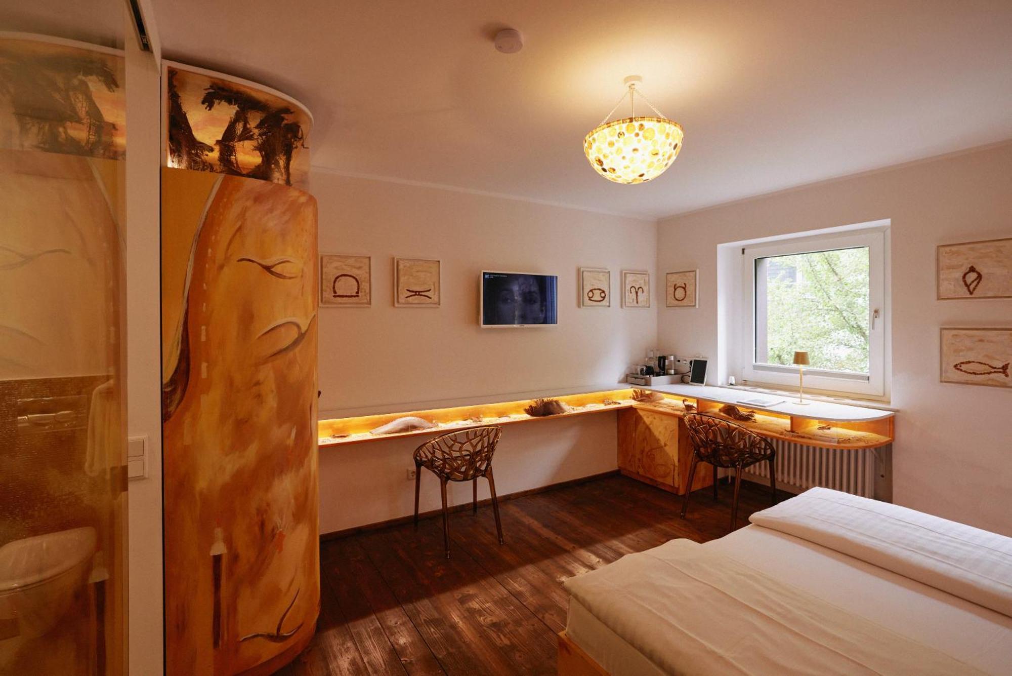 18arts - Living In A Gallery! Hotel Cologne