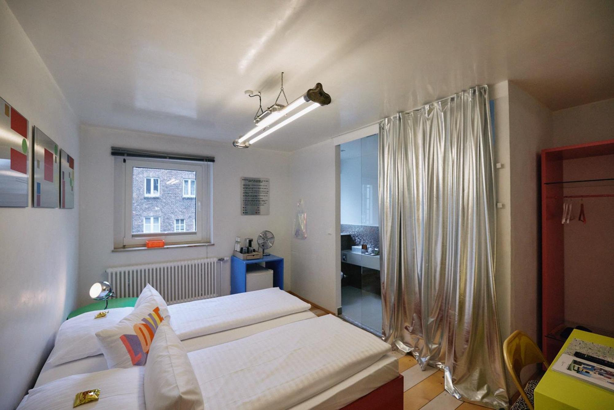 18arts - Living In A Gallery! 4* Cologne