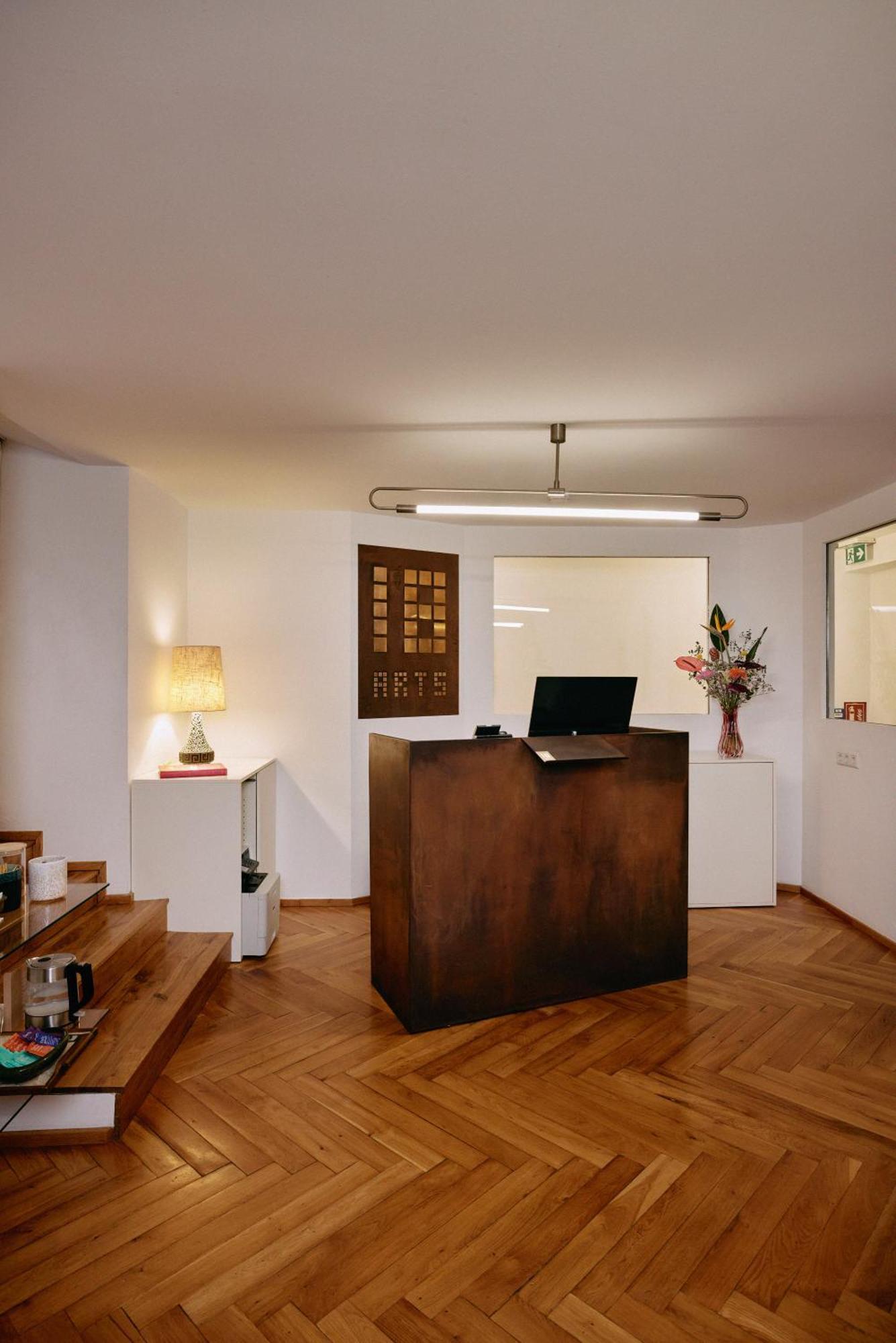Hotel 18arts - Living In A Gallery! 4*
