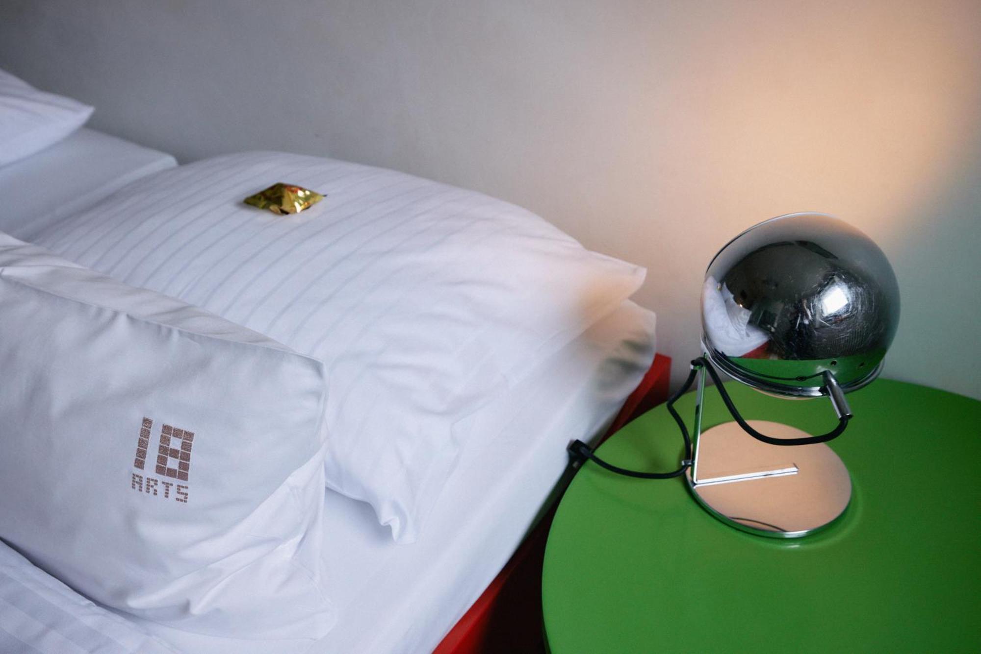 18arts - Living In A Gallery! Hotel