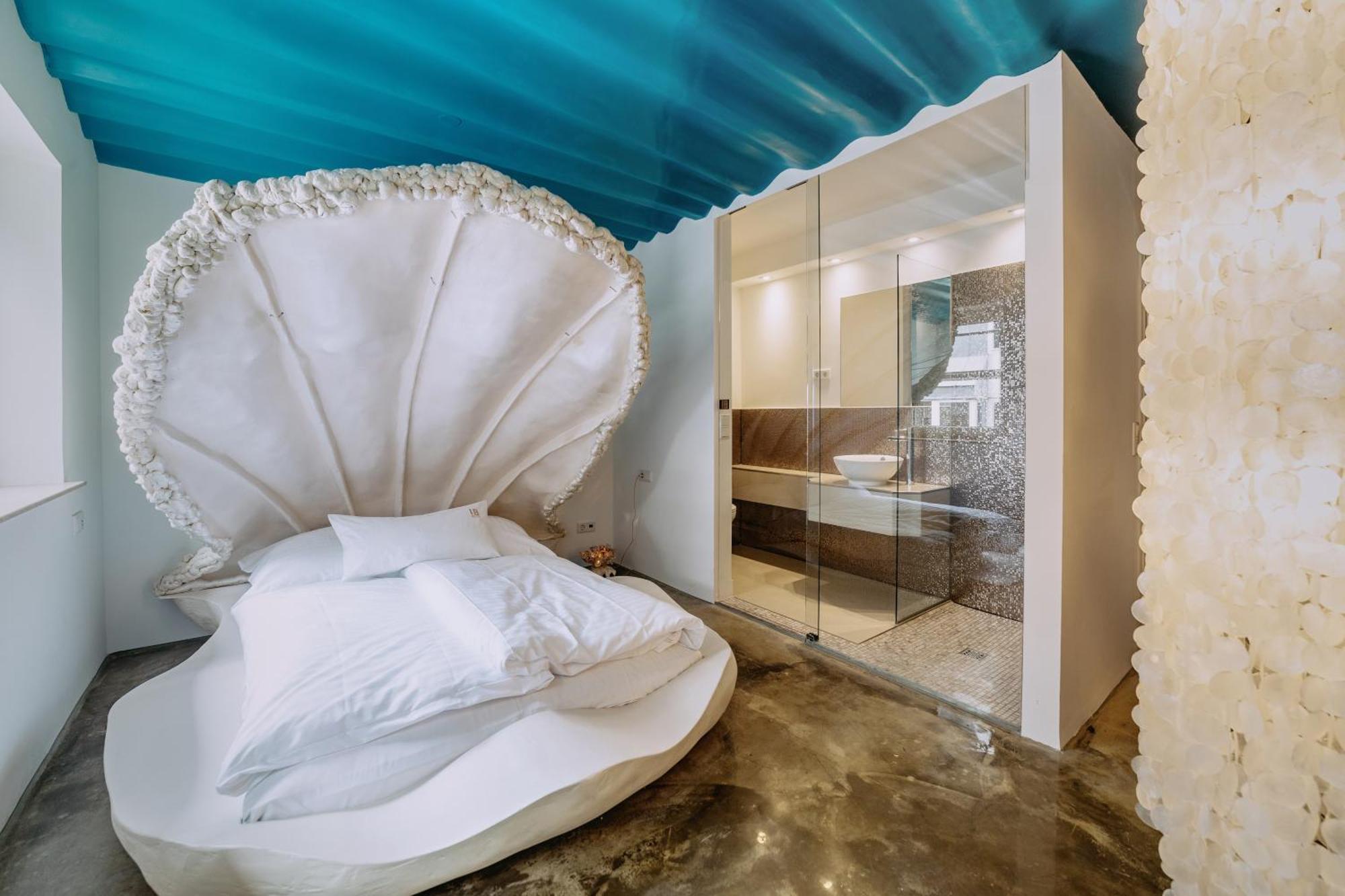 Hotel 18arts - Living In A Gallery! 4*