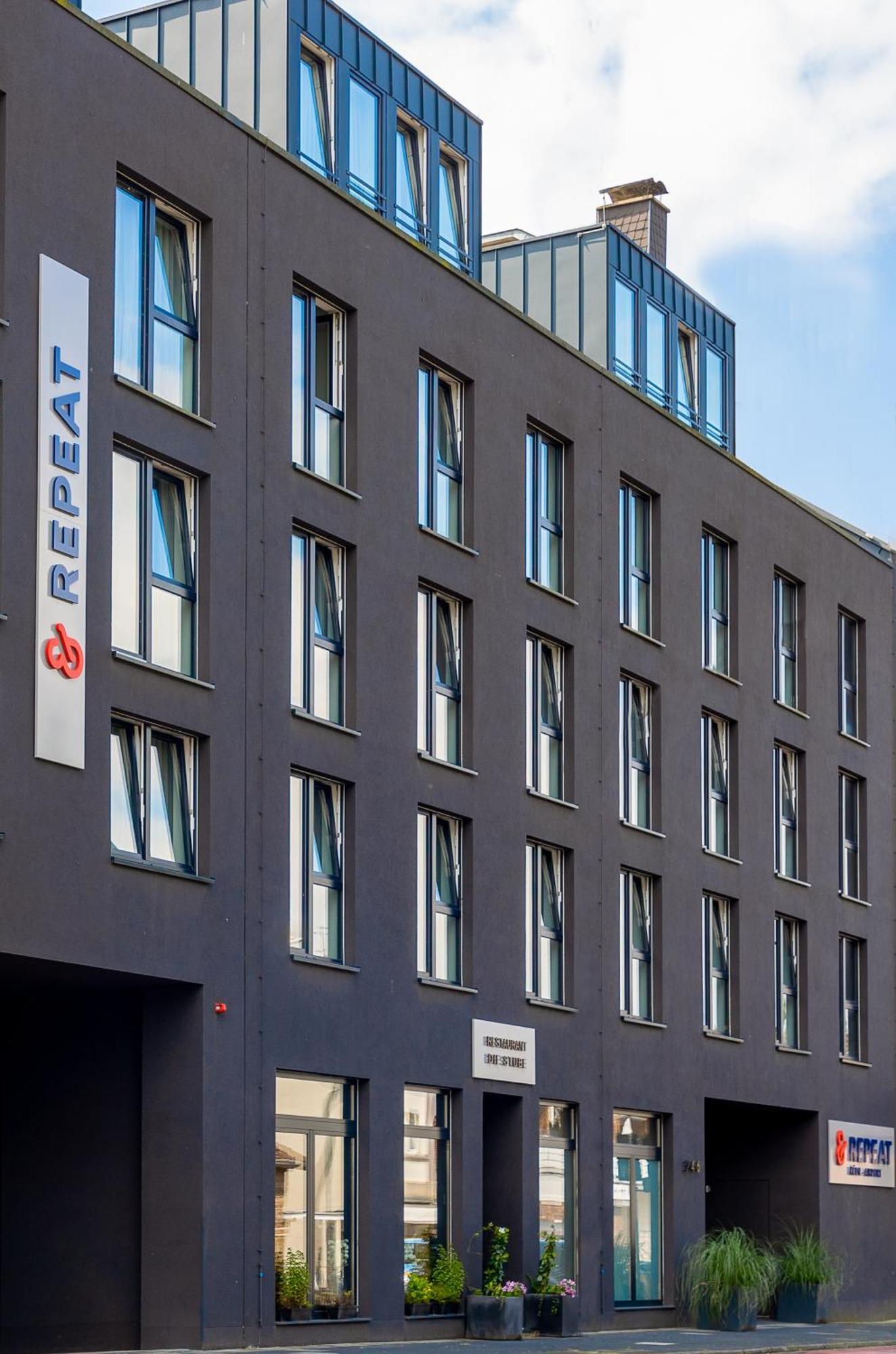 &repeat Airport Hotel 4*
