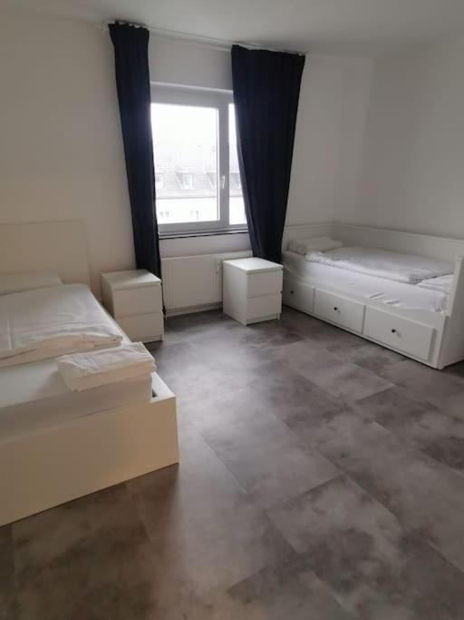 Herzhafte Mitten In Apartment Cologne