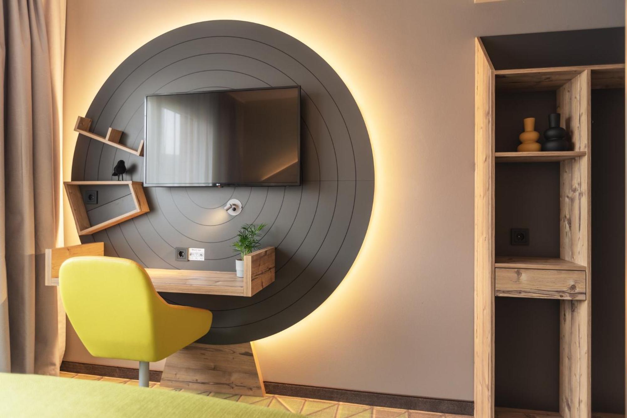 - The Niu, Mill Muelheim, An Ihg Hotel Cologne