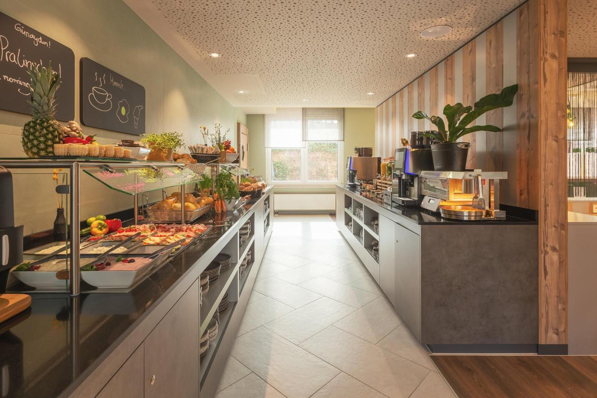 - The Niu, Mill Muelheim, An Ihg Hotel Cologne