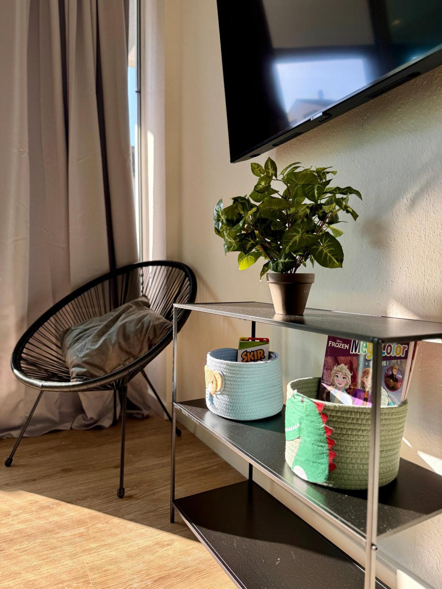 Modern Und Kinderfreundlich, 3km Zu Messe, Airport Koeln-bonn Apartment Cologne