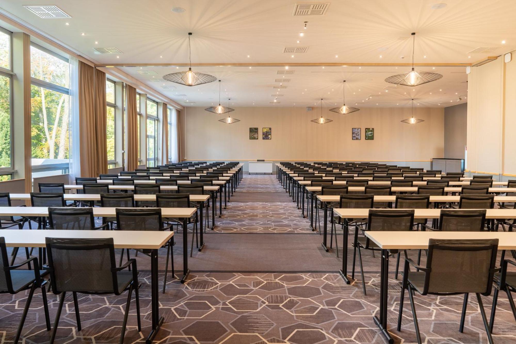 Hotel Leonardo Royal - Am Stadtwald 4*