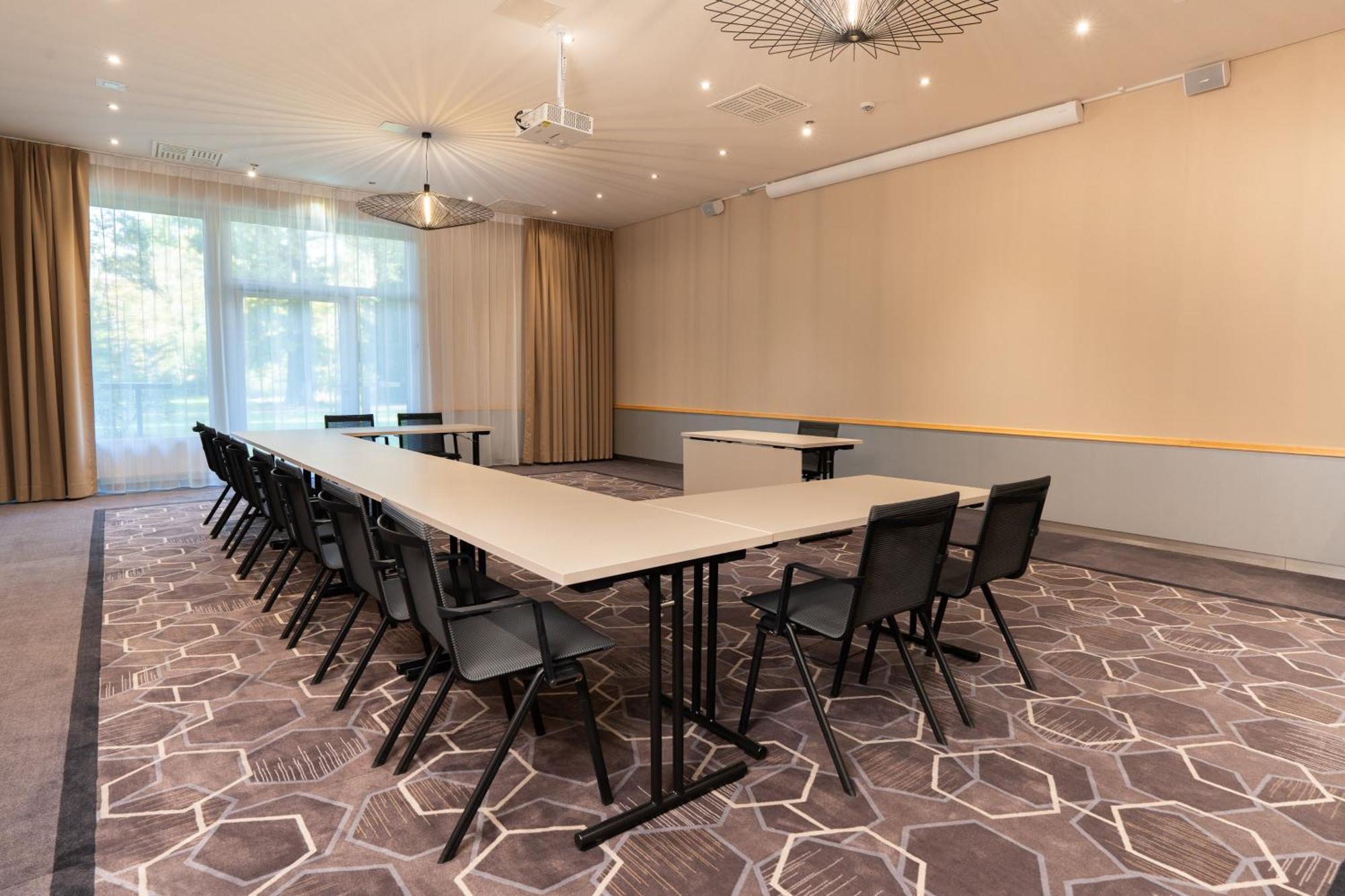 Hotel Leonardo Royal - Am Stadtwald 4*