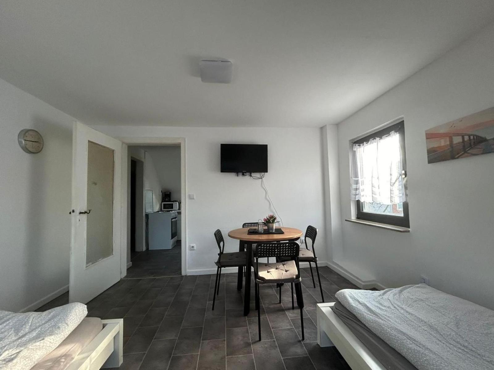 Apartment Dachgeschosswohnung In Poll