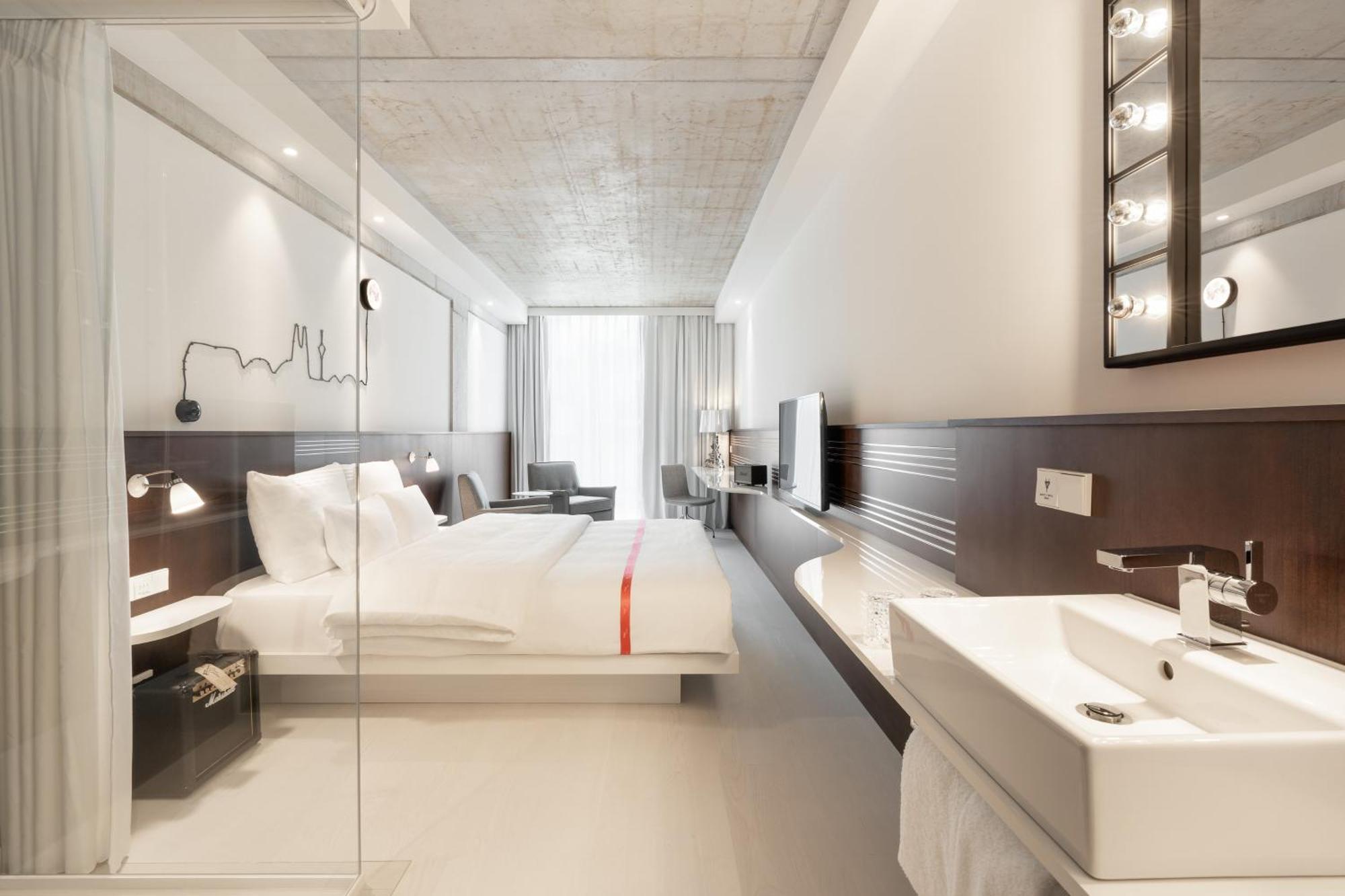 Ruby Ella Hotel