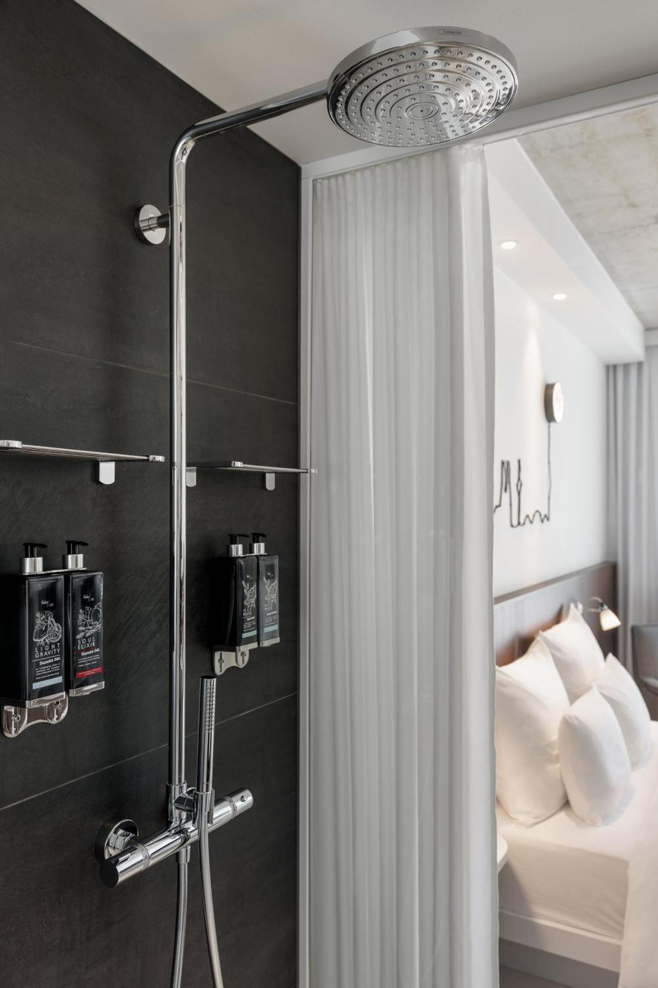 Ruby Ella Hotel 4*