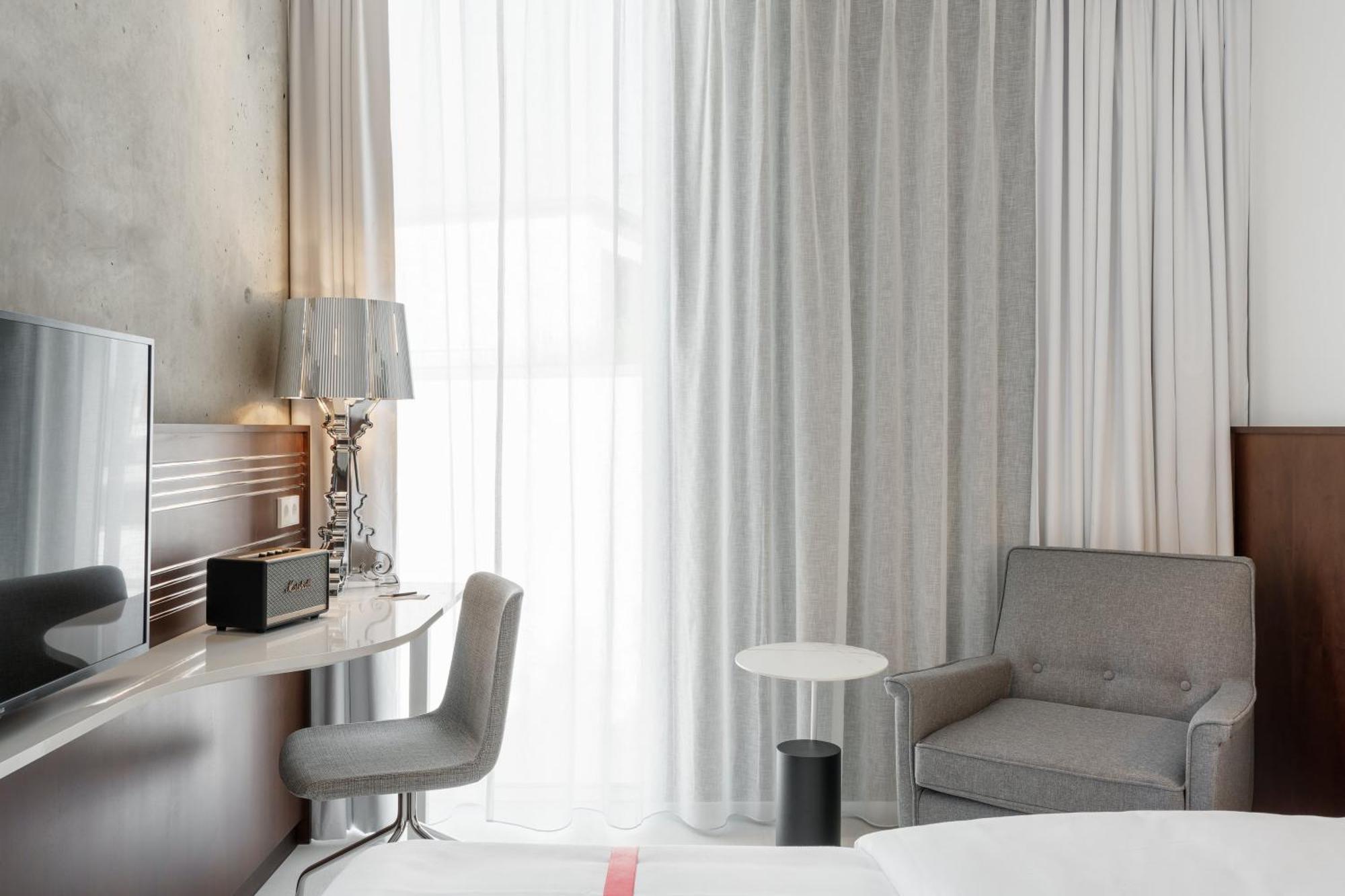 Hotel Ruby Ella Keulen