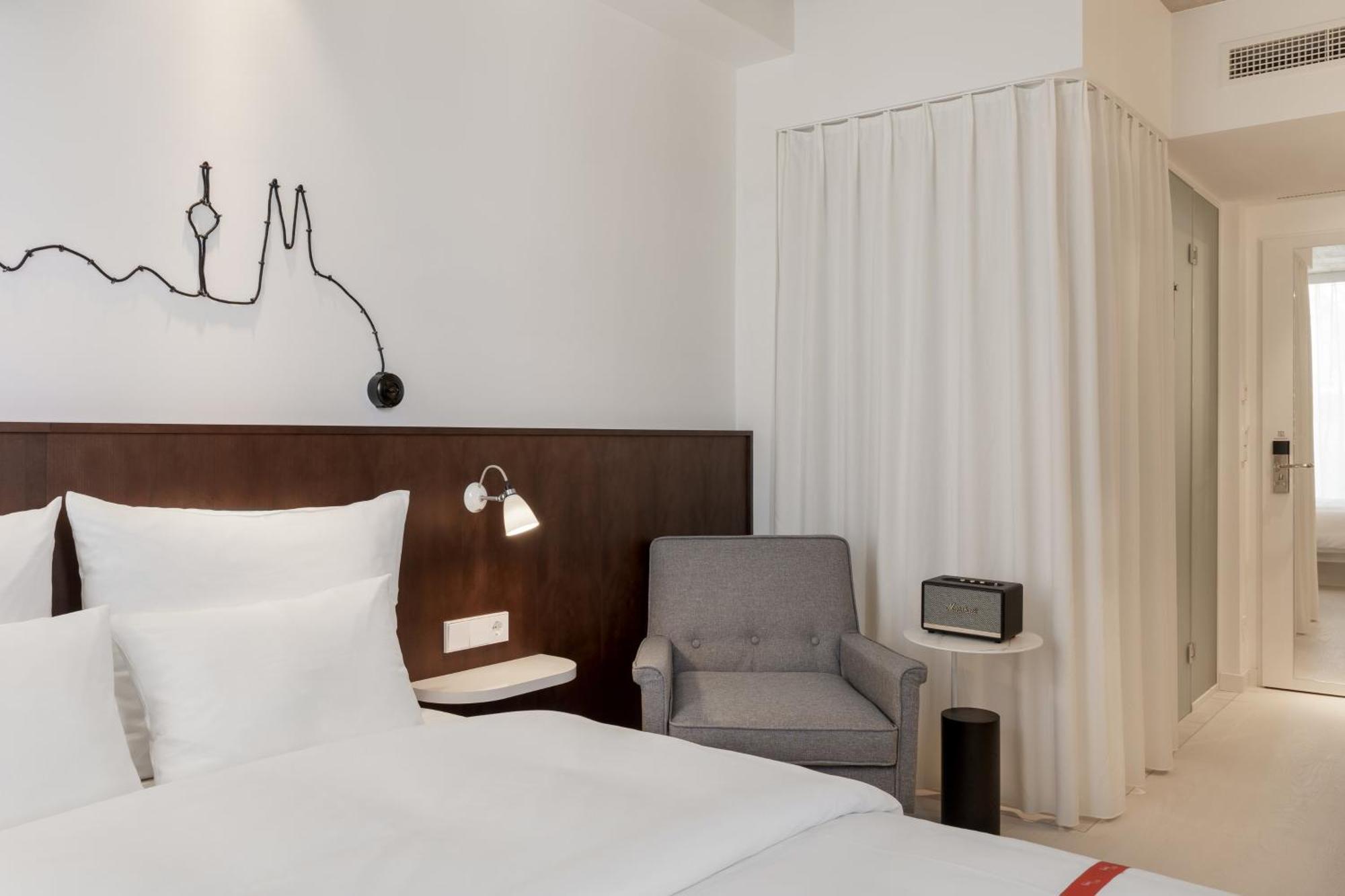 Ruby Ella Hotel 4*