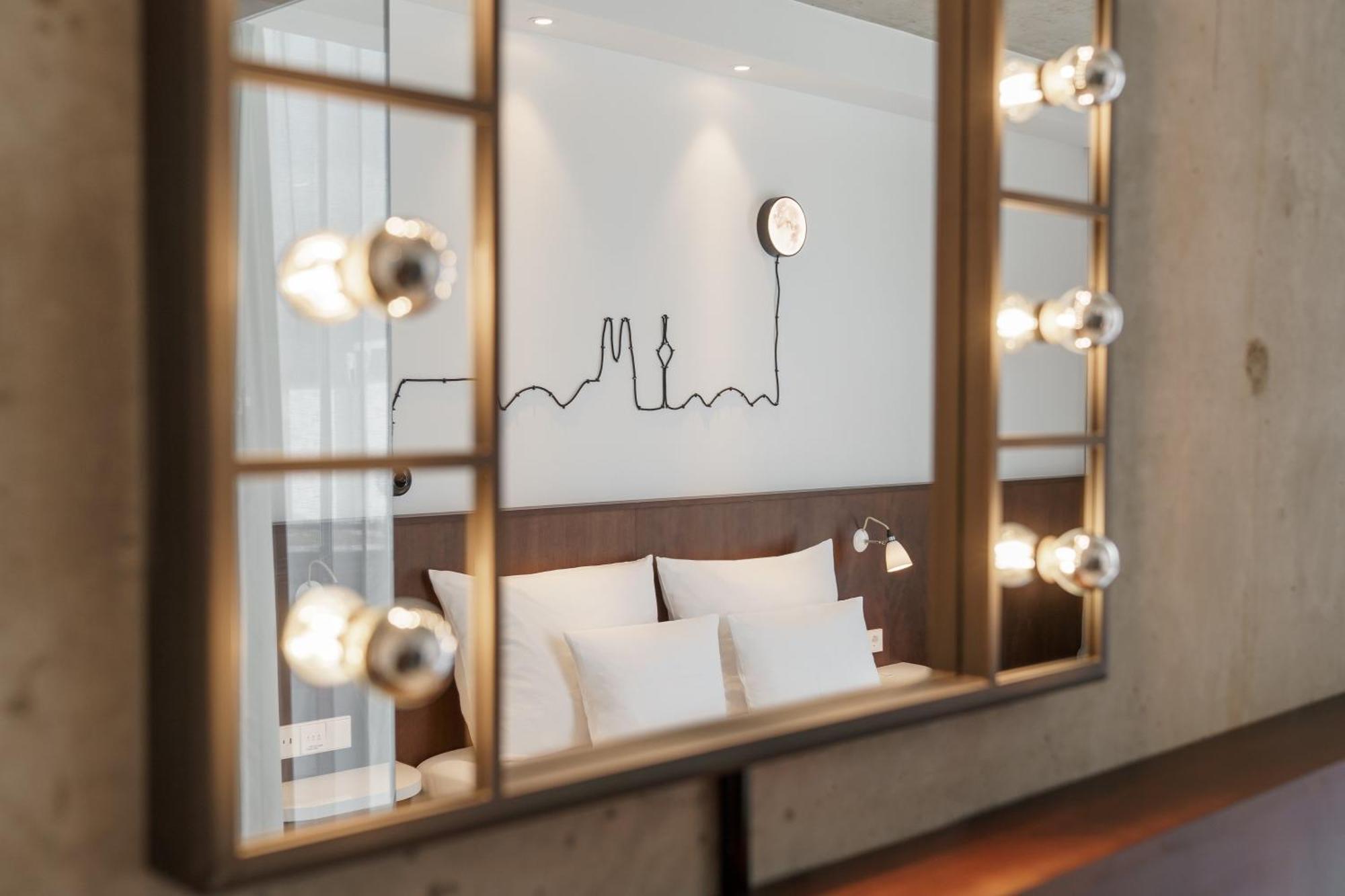 Ruby Ella Hotel 4*