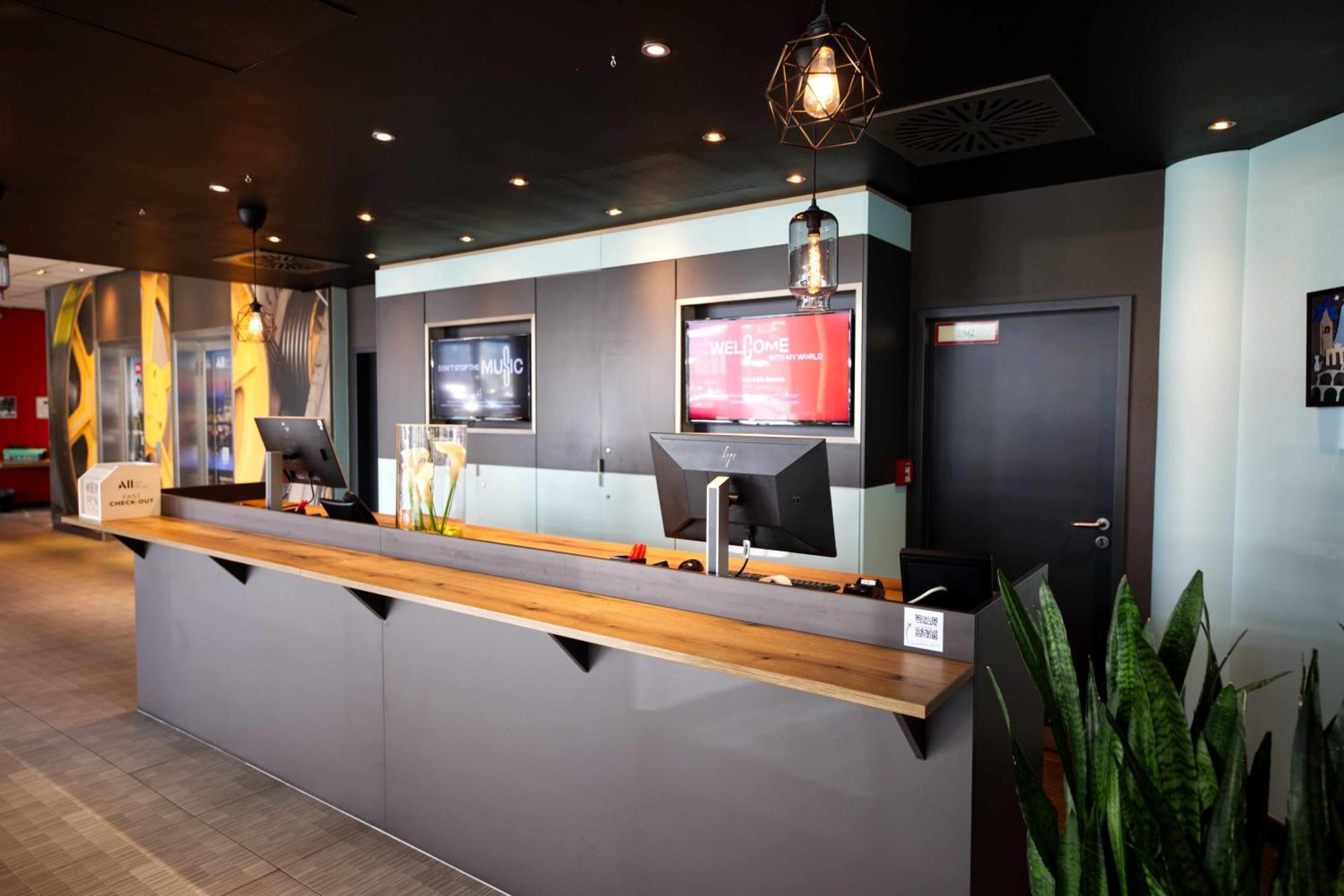 Hotel Ibis Messe 3*