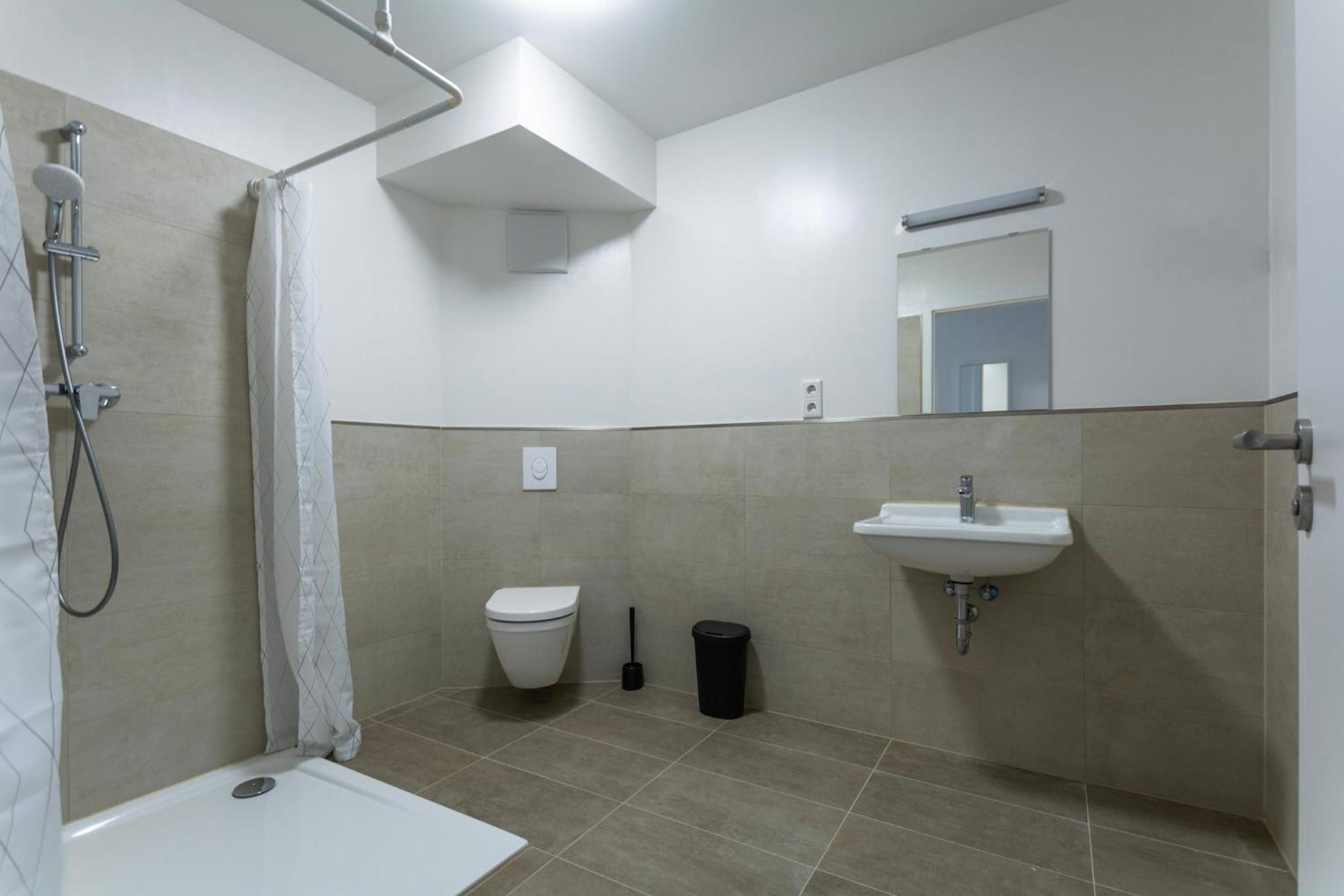 Apartment T&k - Bergisch Gladbach - 7 Comfortable - 20 Min To Fair Messe