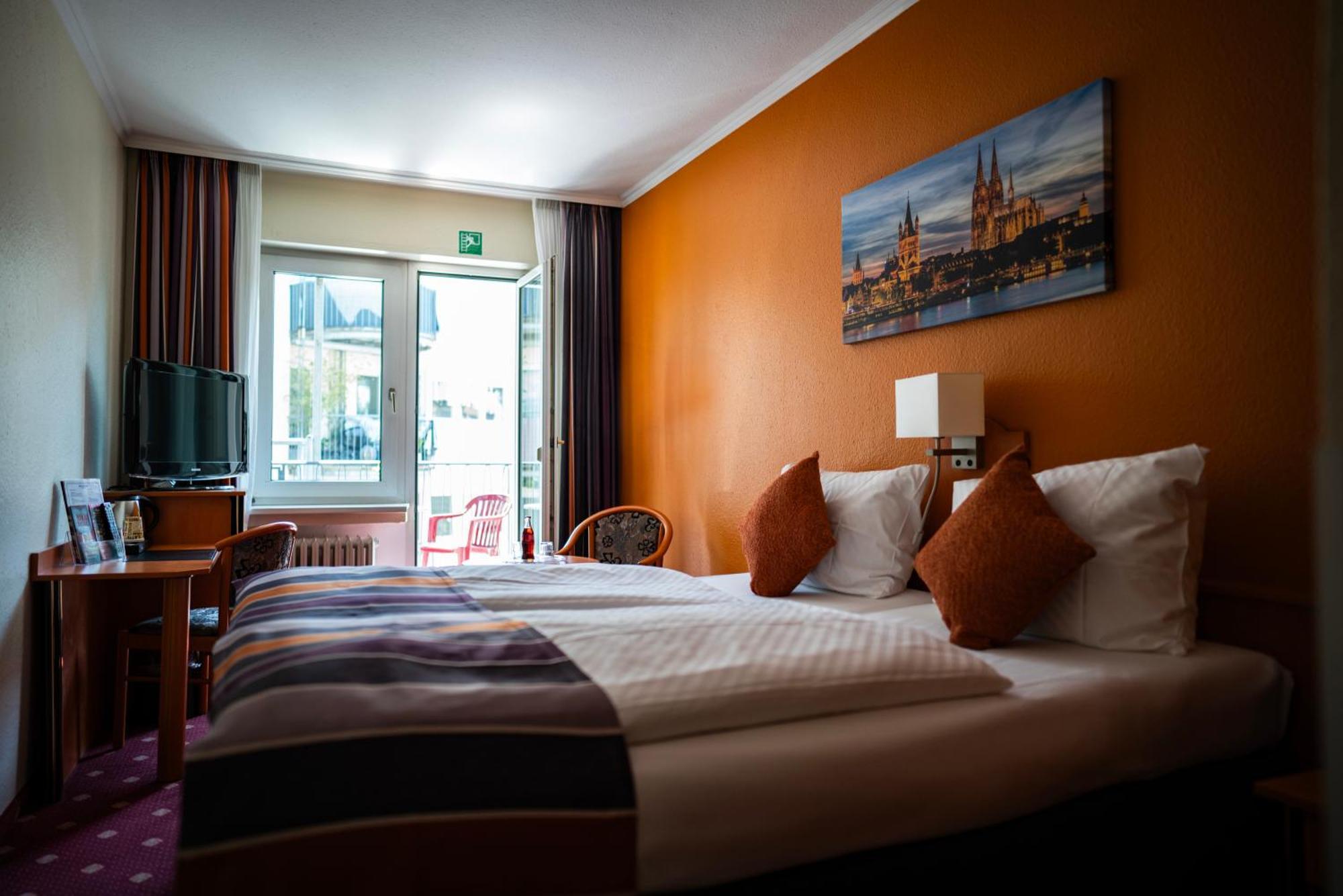 Boulevard Hotel Kolonia