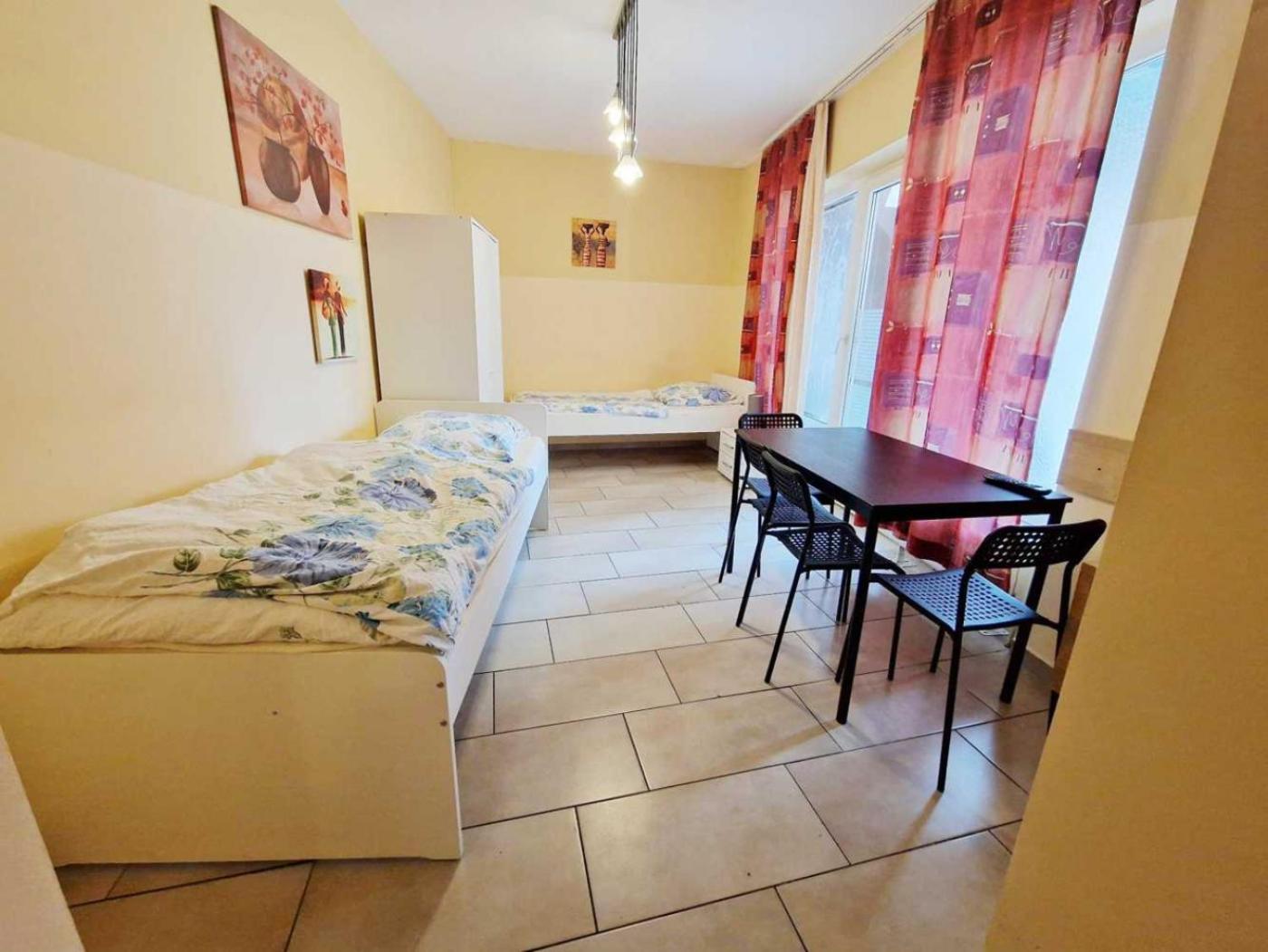 Apartament Messe Monteurzimmer *