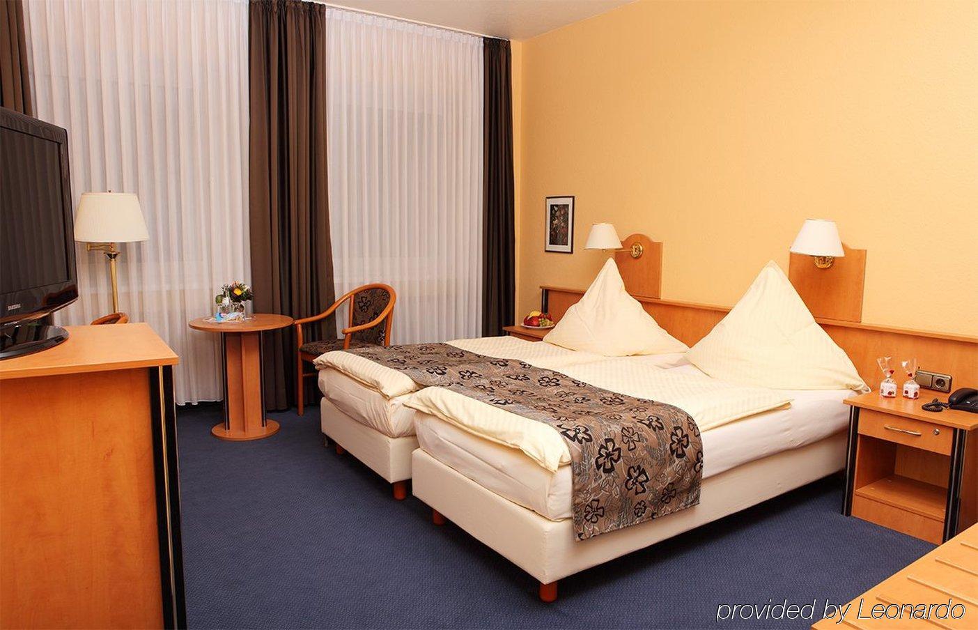 Boulevard Hotel